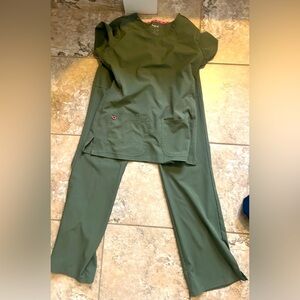 Heart and Soul Green Scrub Set-Small